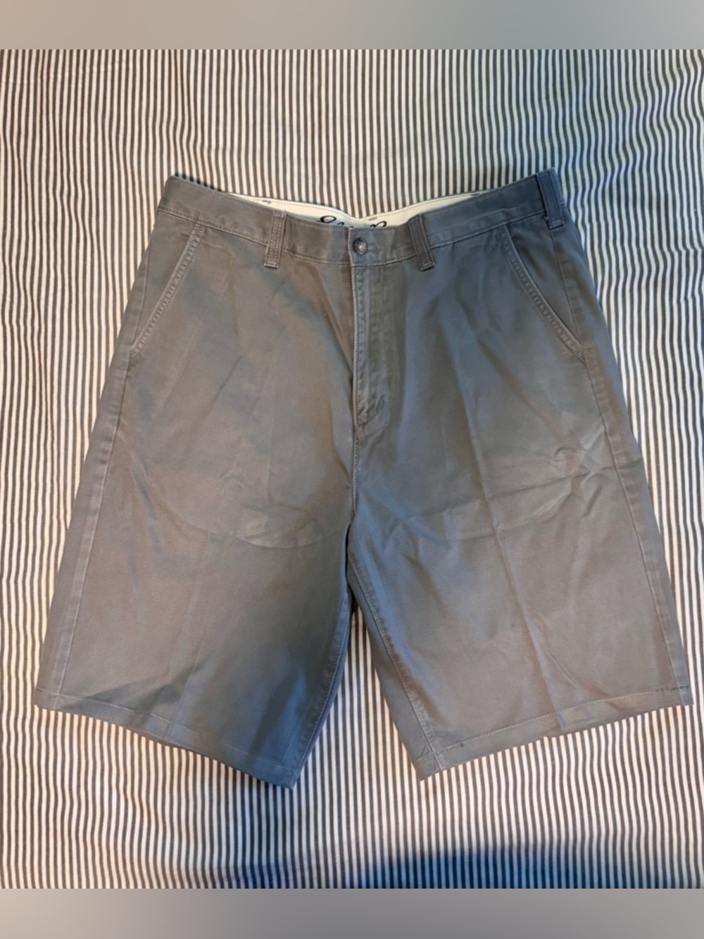 Eddie Bauer Men's Slate Gray Flat-Front Shorts